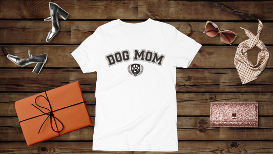 Dog Mom - Unisex T-Shirt