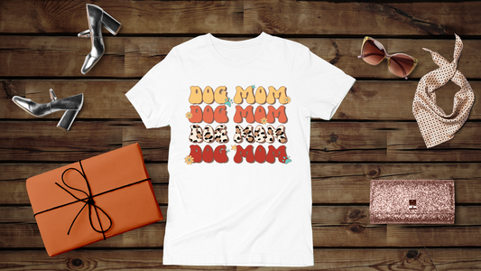 Dog Mom - Unisex T-Shirt