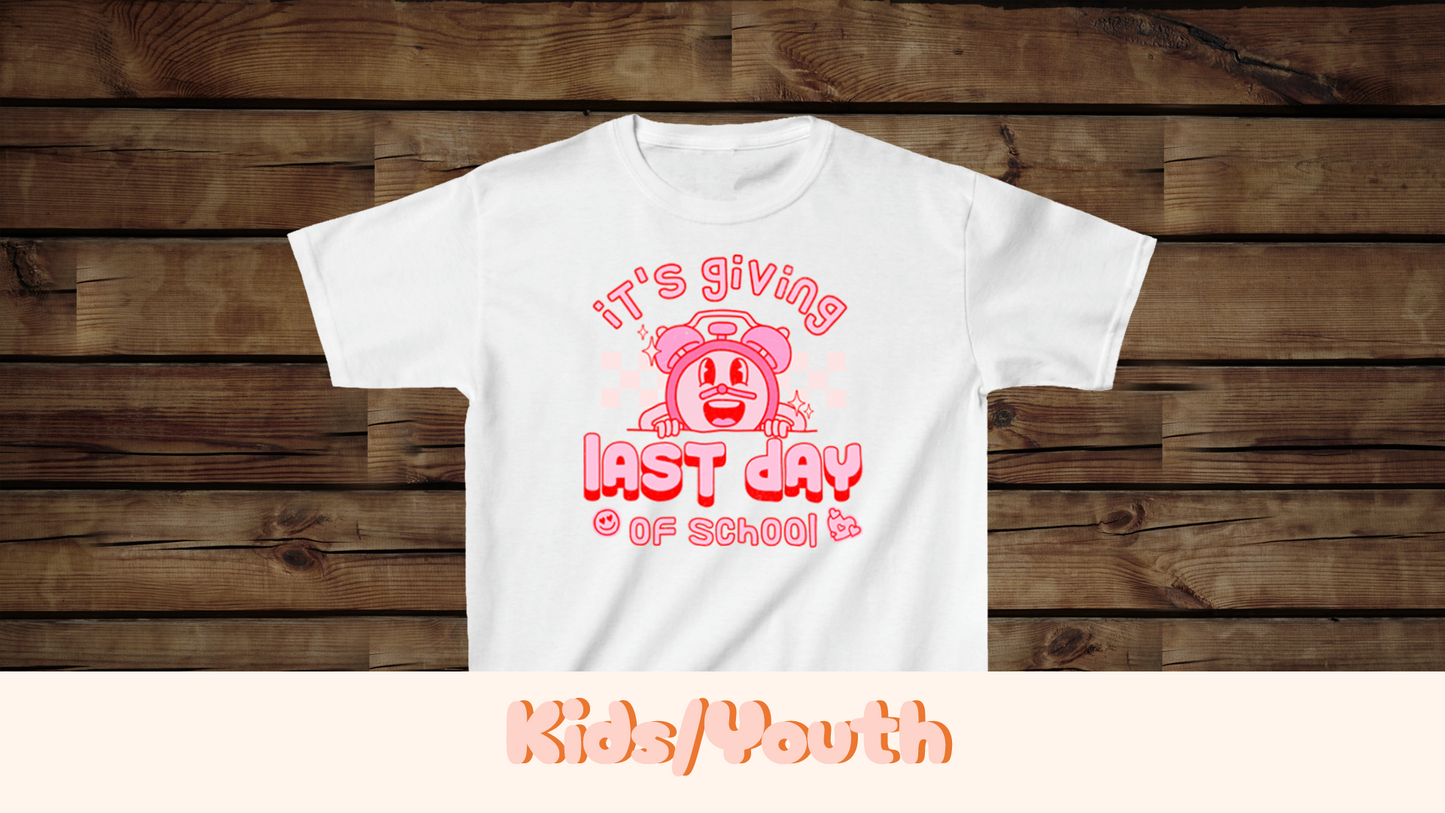 It's Giving Last Day of School - Kids Heavy Cotton™ Tee