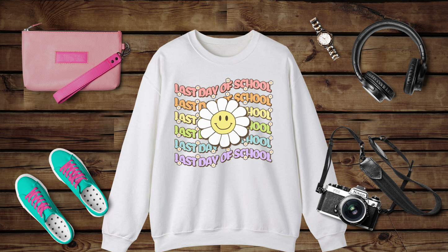 Groovy Last Day of School - Unisex Heavy Blend™ Crewneck Sweatshirt